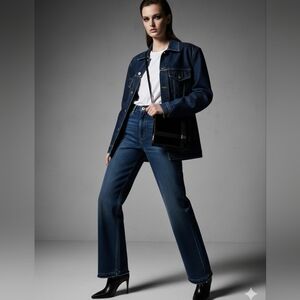 Elegant Salvatore Ferragamo Black Patent Leather Crossbody Bag